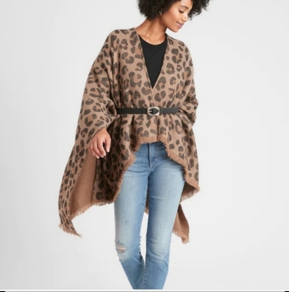 Banana Republic Reversible Cheetah Print Poncho OSFA - Picture 4 of 9